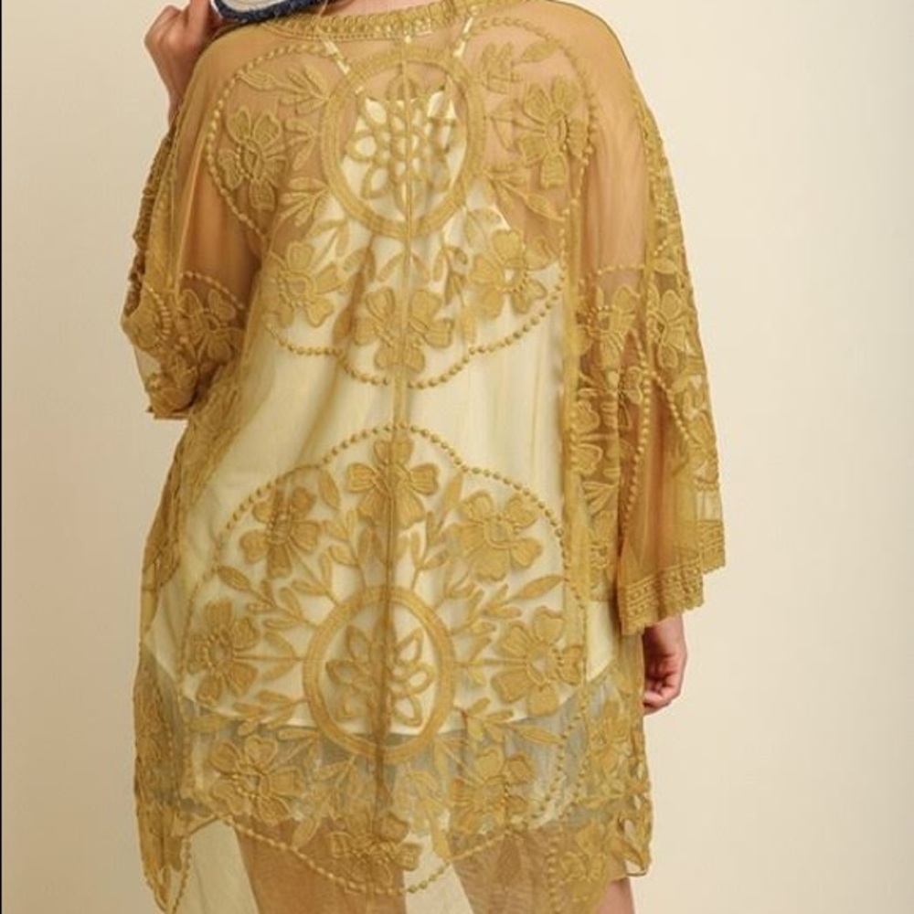 Plus Size Floral Lace Kimono - Picture 2 of 4